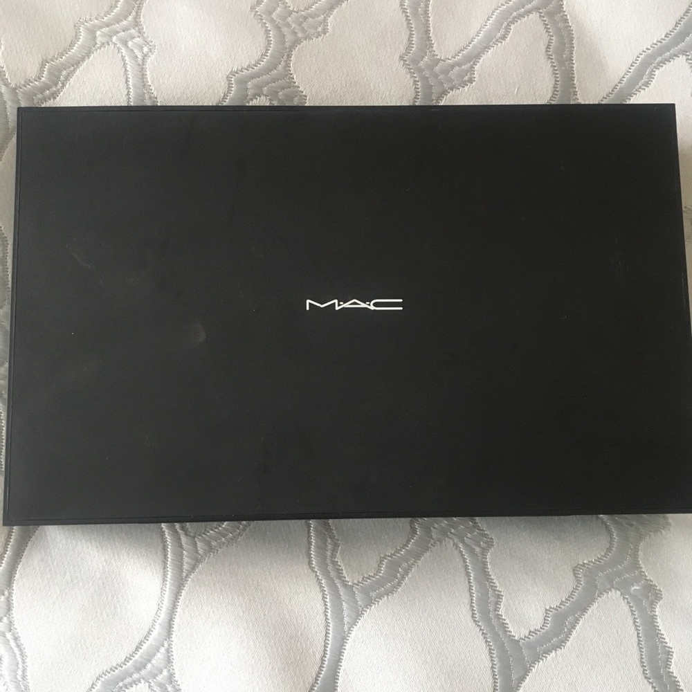 BRAND NEW MAC PALETTE